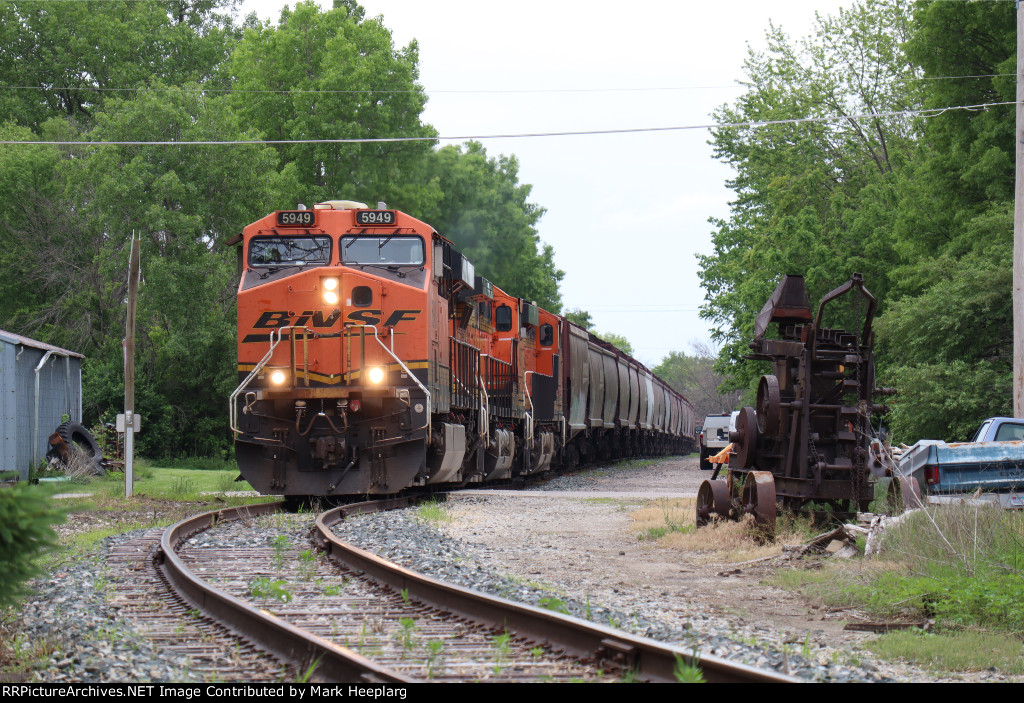 BNSF 5949
